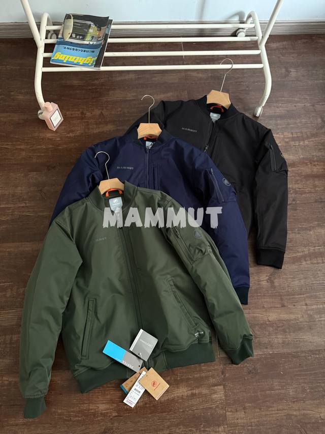 Mammut猛犸象Floeberg 男子户外保暖飞行员夹克羽绒服 品牌、颜色与定位：户外知名品牌Mammut猛犸象出品，线上售价4550+，兼顾专业户外性能与潮