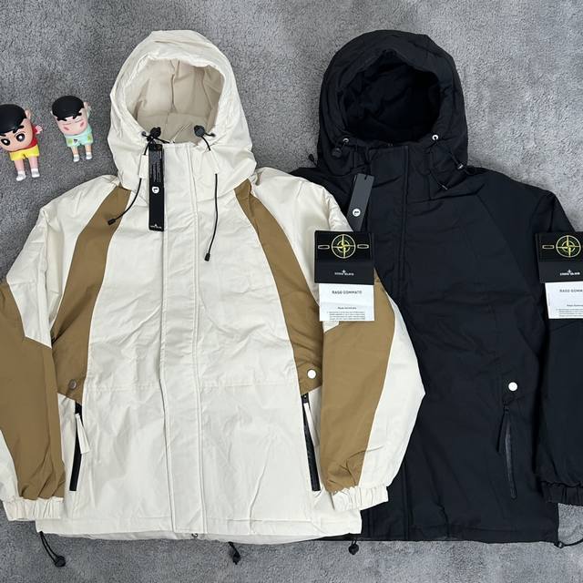 控 Stone Island 石头岛机能大口袋拉链勋章石墨烯冬季加厚棉服 Stone Island 石头岛机能大口袋拉链勋章石墨烯冬季加厚棉服实拍图 面料采用高