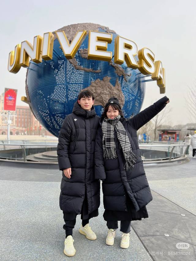 模特+细节图 大被子羽绒服Descente 迪桑特品质长款男女同款羽绒服 情侣款白鸭绒加厚加长款保暖锁温羽绒服！ 尺码 ：黑色S-3Xl 白色S-Xl 贸易公司