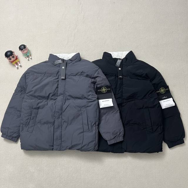 上新 石头岛25Ss经典基础款立领羊羔毛内里冬季情侣款棉服，休闲运动均可驾驭，经典永不过时系列秋冬衣橱必备百搭单品 寒冬一定闭眼入的百搭单品，面料已做防水涂层