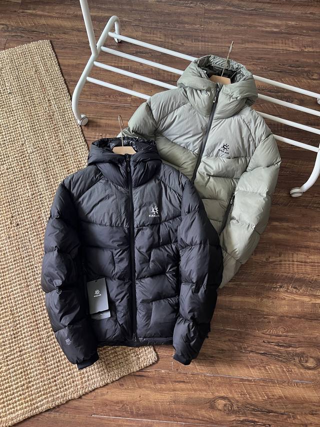 Kailas凯乐石5000Gt雪山羽绒服1000蓬拒水户外羽绒服，当海拔突破5000米，寒风裹挟冰雪肆虐，普通羽绒服早已束手无策。凯乐石5000Gt雪山羽绒服，