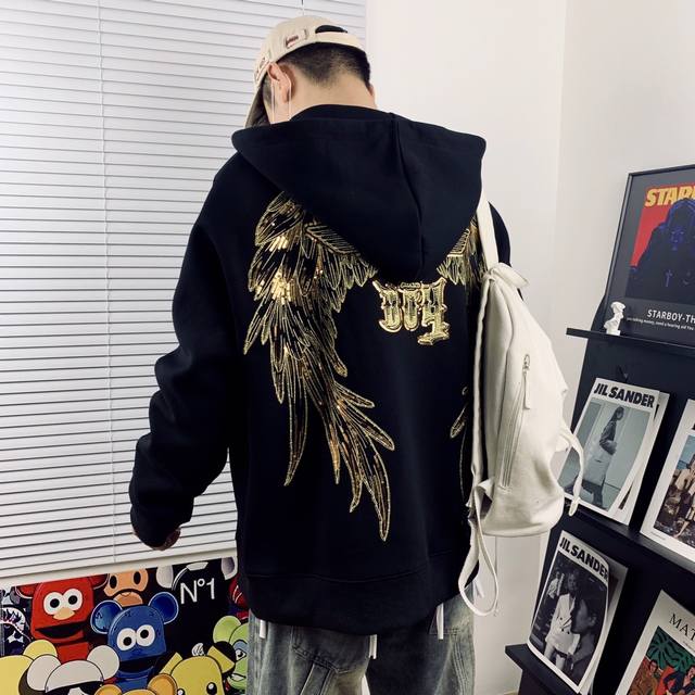 模特细节图# Boy London25新款灿若繁星重工亮片刺绣翅膀连帽开衫 高品质区别垃圾货随意对比挑战全网 快手 抖音 得物App热门 转发即卖一体落肩袖 工