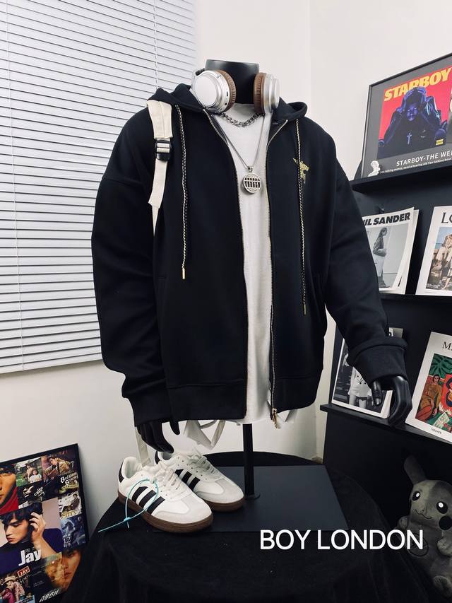 Boy London25新款灿若繁星重工亮片刺绣翅膀连帽开衫 高品质区别垃圾货随意对比挑战全网 快手 抖音 得物App热门 转发即卖一体落肩袖 工艺使用日本全进