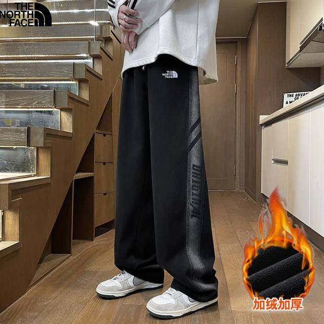 北面The North Face冬季新款，海外版新款加绒加厚两色重工水洗刺绣美式复古串标洗旧直筒牛仔裤，男士牛仔直筒裤，休闲裤长裤！ 裤子版型宽松 细节完美 水