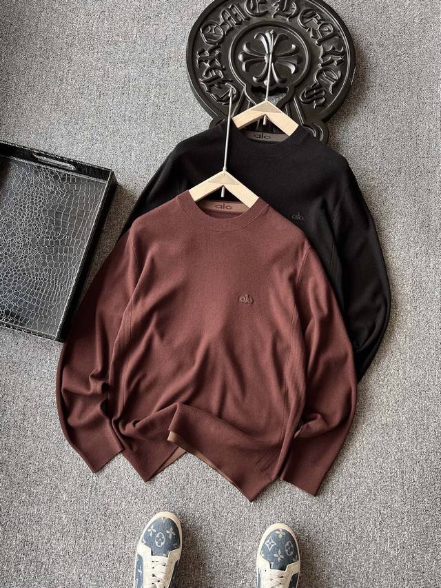 顶奢专柜羊毛！ 人气爆款！Alo Yoga专柜新品高奢细针羊毛圆领毛衣！恒隆在售万元级，款号：2591 Alo家今年优选美利奴细羊毛纱线，摸起来极致柔软细腻，婴