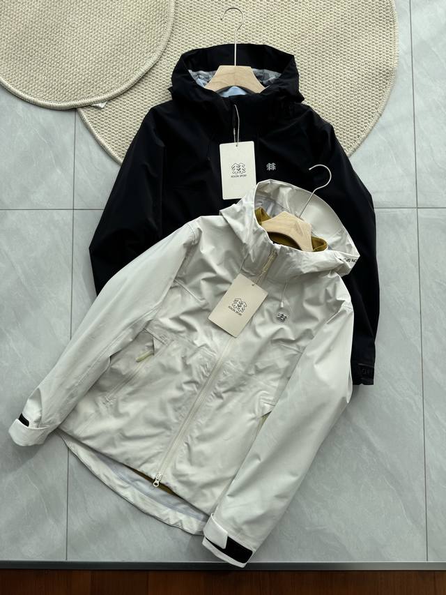 纯原单货 女士户外运动软壳三合一冲锋衣1级防泼水透湿外套 冲锋衣外套可拆卸独立软壳加绒内胆 买1得2 到手两件 京东在售 0+软妹币 纯原代工单 渠道来的 面料