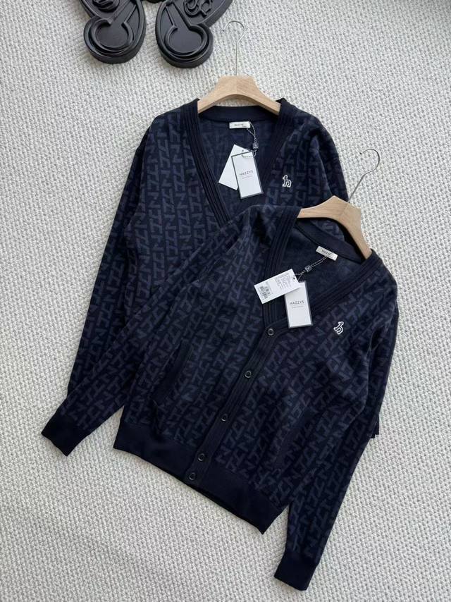 纯原品牌订单出货，保真硬货，新年系列Hazzys哈吉斯25新款休闲针织衫男士V领毛衫外套。 此系列工艺制作上，展现出极高水准层次。手工定位对花裁剪，特别凸显上身