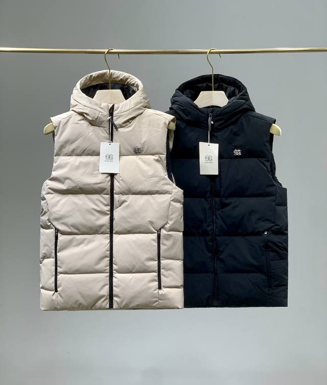 现货上新 Kolon Sport 可隆 两色专柜新品超大容量90白鸭绒羽绒马甲 编码92293033 可隆家今年采用Gore-Tex出品高端户外三防面料，即便是