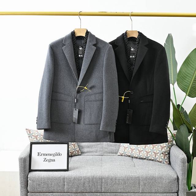 上新， 米 报单号：262# 25S杰尼亚秋冬轻奢男士羊毛双面呢羽绒服外套大衣！内胆可拆卸，超养眼的颜值外表，上身爆帅，西装款，经典百搭黑色和灰色！ 甄选客供进