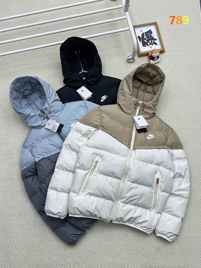 掌柜自留，Windrunner风行者系列。 Nike男子防风拒水连帽保暖棉衣棉服。 Nike Sportswear Storm-Fit Windrunner 男