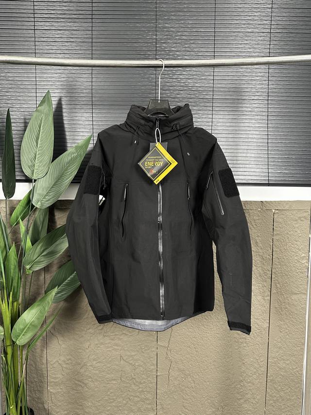 10送清洗剂 款号：Dj1270 Arc'teryx 始祖鸟 Leaf Alpha Gen2 军鸟冲锋衣 硬壳专柜尺码 正品客供货的Gore-Tex防风防水保暖