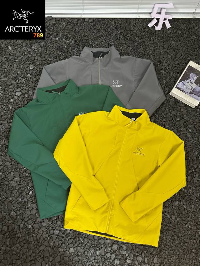 Arcteryx始祖鸟印花Logo通勤纯色立领简约休闲时尚防风防水百搭长袖夹克 男女同款 - 当你投身户外，狂风呼啸、骤雨突至，这件始祖鸟夹克就是你的坚固防线。