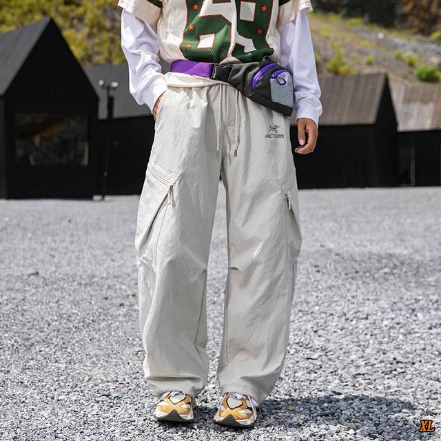 Arc’Teryx始祖鸟 独家实拍上新秋季高品质户外潮牌轻奢工装休闲裤防泼水直筒长裤冲锋裤，本季主打，货源充足，放心主推，高端品质，经典设计，做工出色，经典百搭