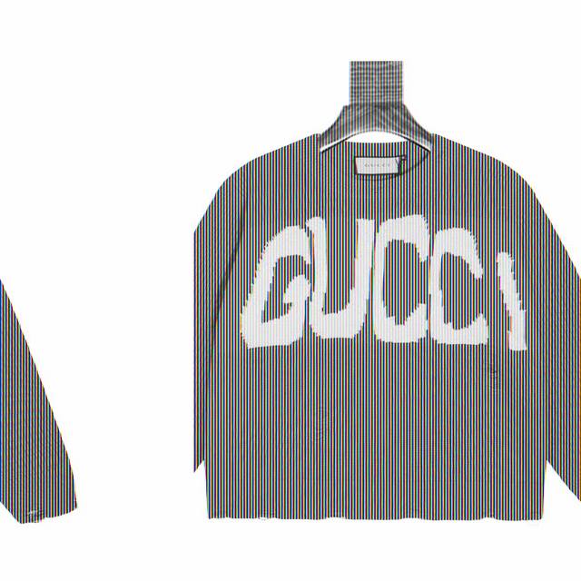 古驰联名巴黎世家 Gucci 联名款圆领针织毛衣个性破洞 品牌标识设计：正面以黑白撞色的方式大幅呈现品牌名称“Gucci”，字体风格富有艺术感，极具视觉冲击力，