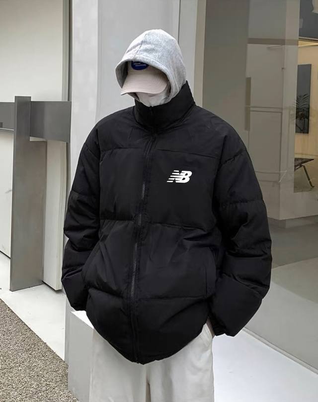 New Balance新百伦Nb宽松羽绒棉衣棉服立领面包服 高品质羽绒棉服系列 面料采用柔软牛津 搭配750新疆羽绒棉高密度充绒 温暖舒适 宽松版型 提升运动灵