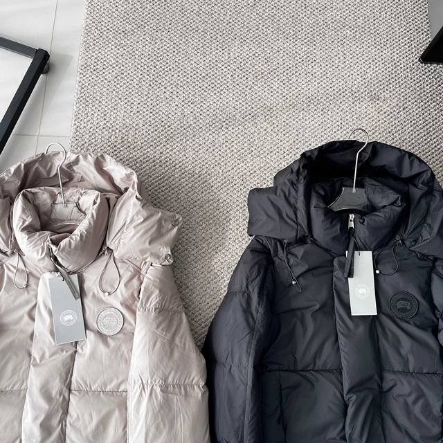供 细节图 张凌赫同款 顶级充绒 Canada Goose加拿大鹅最新款连帽羽绒服，帽可脱卸！ 原版定织轻量化方格科技三防面料，防风防雨防摩擦，采用400D胆布