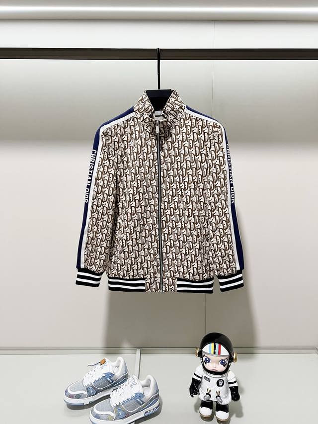 Dior 迪奥 定制面料套装拉链外套 老花字母Logo满印手袖织带拼接工艺 官方同步 高版本 高品质 时尚个性 百搭潮流 纯原品质 原版面料 吊牌 领标 水洗麦