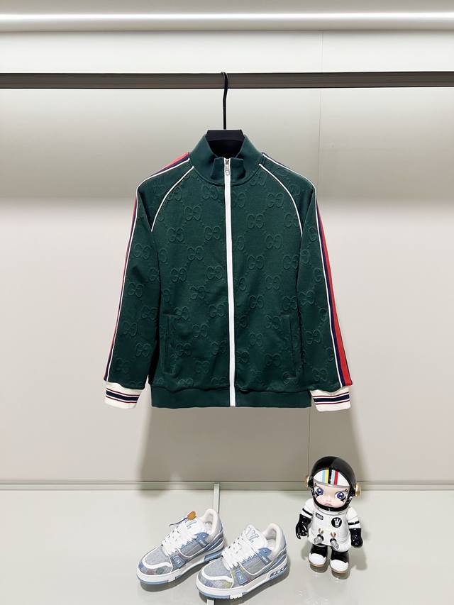 Gucci 古驰 定制面料套装拉链立领外套 满印Gg字母Logo暗纹提花红蓝织带拼接 官方同步 高版本 高品质 时尚个性 百搭潮流 纯原品质 原版面料 吊牌 领