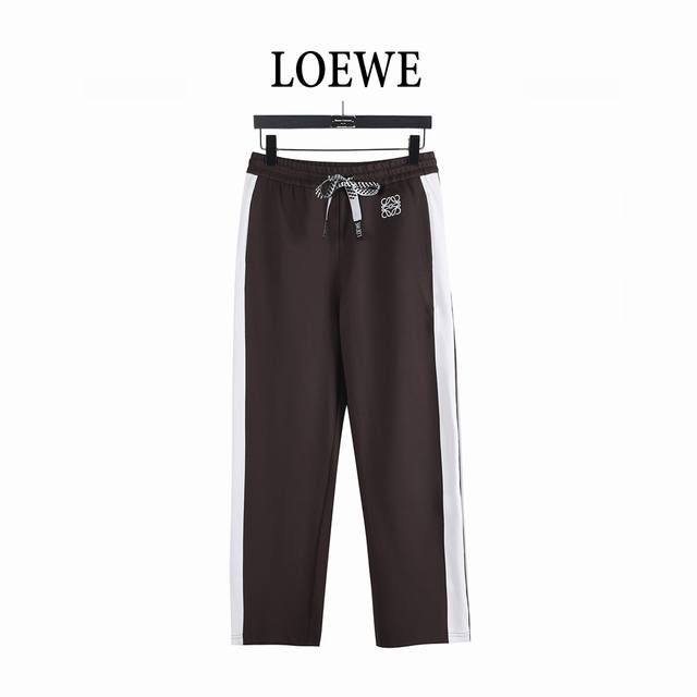 Loewe 罗意威 25Fw 拼色织带徽标刺绣套装长裤 裤腿白色织带装饰，简约大方。三标齐全 品牌元素设计理念 只做高品质， 经典小标Logo 高档商务休闲卫裤