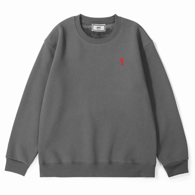 供 Ami红心水貂绒圆领卫衣 水洗 主标 辅料齐全 甄选高克重水貂绒面料 防风保暖 同缸定染特种加粗32支双股1×1纯棉罗纹领口 柔软舒适 洗涤不易变形 极简的