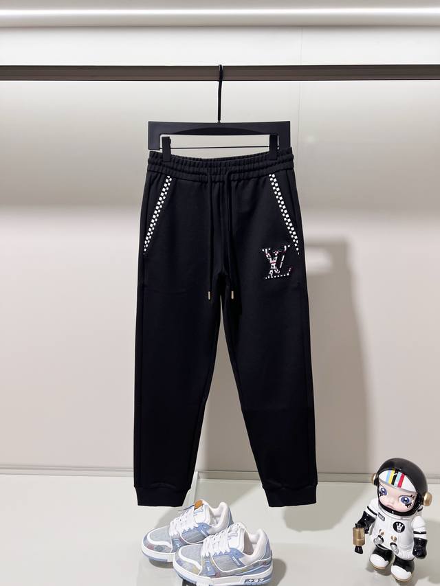 Louisvuitton 路易威登套装定制面料卫裤 棋盘格织带拼接炫彩字母刺绣Logo标识 官方同步 高版本 高品质 时尚个性 百搭潮流 纯原品质 原版面料 吊