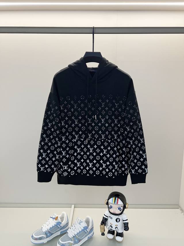 Louisvuitton 路易威登420克纯棉连帽卫衣 品牌字母老花渐变半身印花Logo标识 官方同步 高版本 高品质 时尚个性 百搭潮流 纯原品质 原版面料