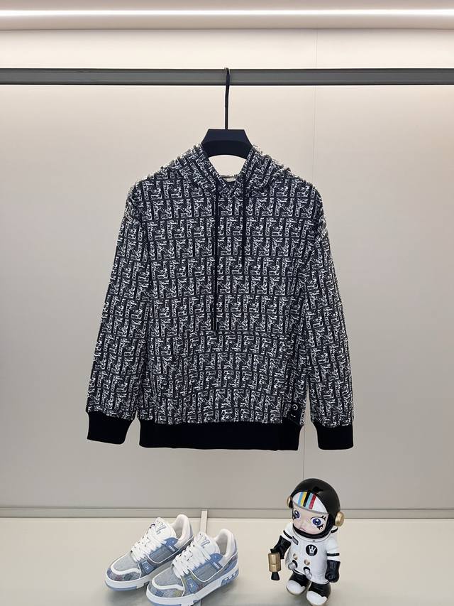 Fendi 芬迪 420克定制面料连帽卫衣 老花Logo满印Ff拼色手袖设计工艺标识 官方同步 高版本 高品质 时尚个性 百搭潮流 纯原品质 原版面料 吊牌 领