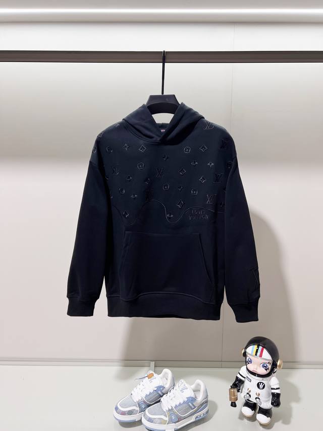 Louisvuitton 路易威登420克纯棉连帽卫衣 经典花卉四叶草字母Logo半身刺绣标识 官方同步 高版本 高品质 时尚个性 百搭潮流 纯原品质 原版面料