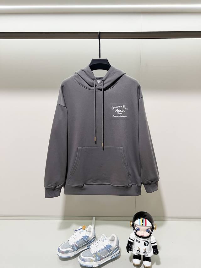 Dior 迪奥 420克纯棉面料连帽卫衣 前后绳结字母签名刺绣Logo标识 官方同步 高版本 高品质 时尚个性 百搭潮流 纯原品质 原版面料 吊牌 领标 水洗麦