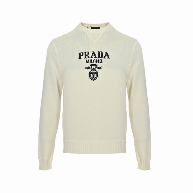 Prada 普拉达 25Fw 提花Logo圆领毛衣 定织羊绒毛衣面料 质感十足 德国进口机提花组织而成 采用接缝立体缝线 它通过在接缝处使用特定的缝纫方法 使衣