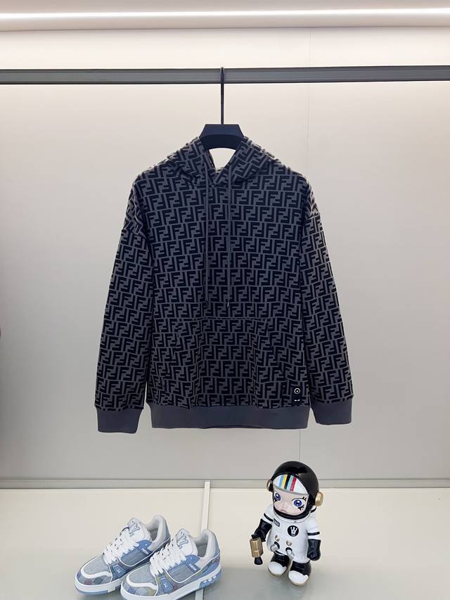 Fendi 芬迪 420克纯棉连帽卫衣 经典款老花Ff字母满印Logo标识 官方同步 高版本 高品质 时尚个性 百搭潮流 纯原品质 原版面料 吊牌 领标 水洗麦