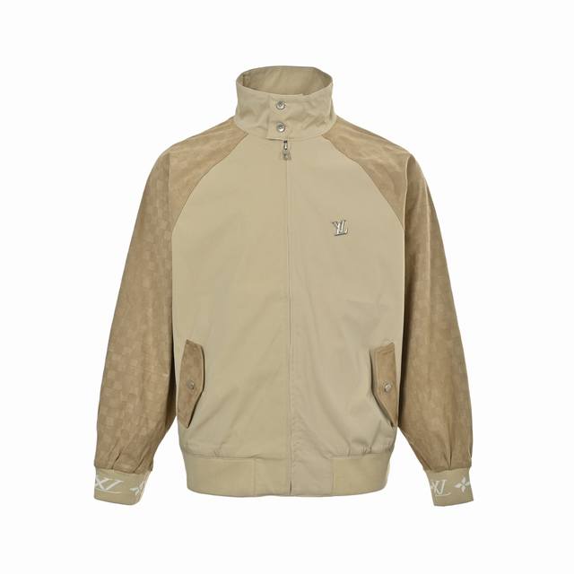 Louis Vuitton 路易威登 拼接提花夹克外套 采用锦纶面料，摸上去顺滑又挺括，既保证了穿着时的舒适度，又能让外套长久地保持好看的版型，不会轻易变形走样