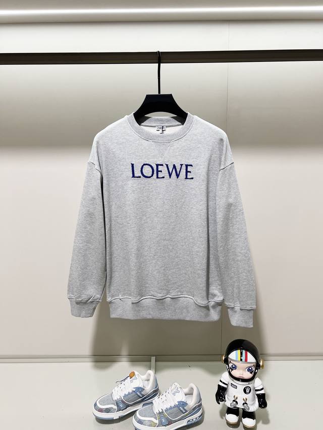 Loewe 罗意威 420克纯棉圆领卫衣 精简字母Logo排列刺绣标识工艺 官方同步 高版本 高品质 时尚个性 百搭潮流 纯原品质 原版面料 吊牌 领标 水洗麦