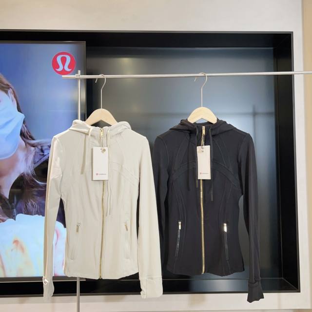 金色拉链 克外套 官网赵露思同款 Lululemon 露露柠檬Define 女士运动连帽金色拉链夹克瑜伽服上衣防晒外套 *Nulu 五金：带Logo的金属色拉链