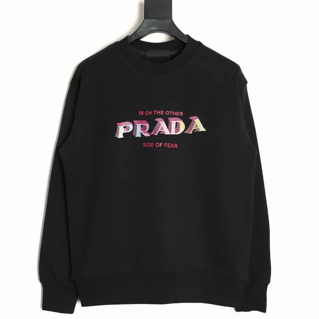 Prada 普拉达 25Fw 立体字母印花圆领卫衣 480G高级精梳棉面料 专柜领标 代购级白色厚板吊牌 原版吊粒 前后都是立体发泡印花 层次感很强 男女同款