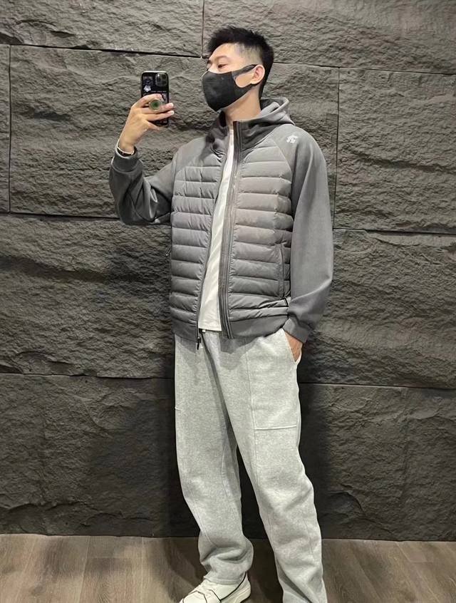 爆款降价 供 Descente迪桑特国标90绒 男女同款运动休闲羽绒服短款轻薄羽绒服 迪桑特的火爆程度大家毋庸置疑 火爆程度和始祖鸟不相上下 经典的款式 独具一