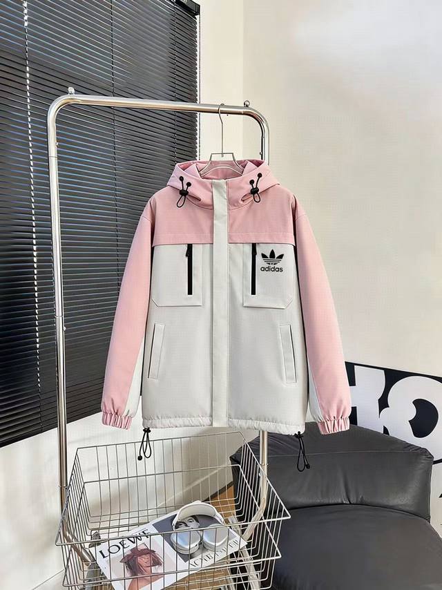 供 Adidas 阿迪达斯 三叶草经典御寒加厚户外运动系列. 秋冬宝藏棉服.保暖棉衣连帽御寒工装棉服 寒冬一定闭眼入的百搭单品，面料已做防水涂层 防水防风 袖口