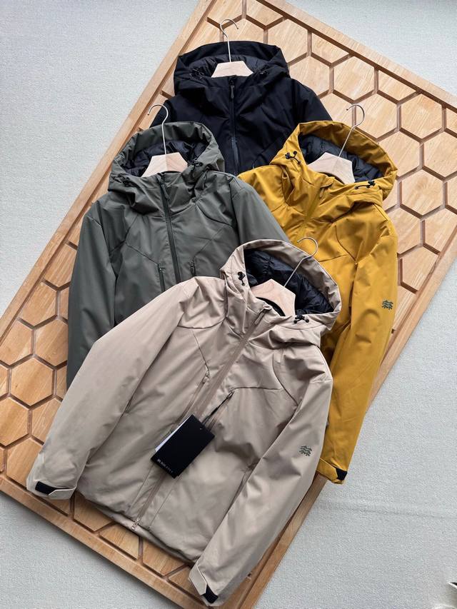 可隆加厚棉服 供 爆款 可主推 情侣爆款 Kolonsport可隆棉服 Kolonsport可隆连帽羽绒棉服外套，男女同款，独家爆款，冬季衣橱必备的一款人气棉衣