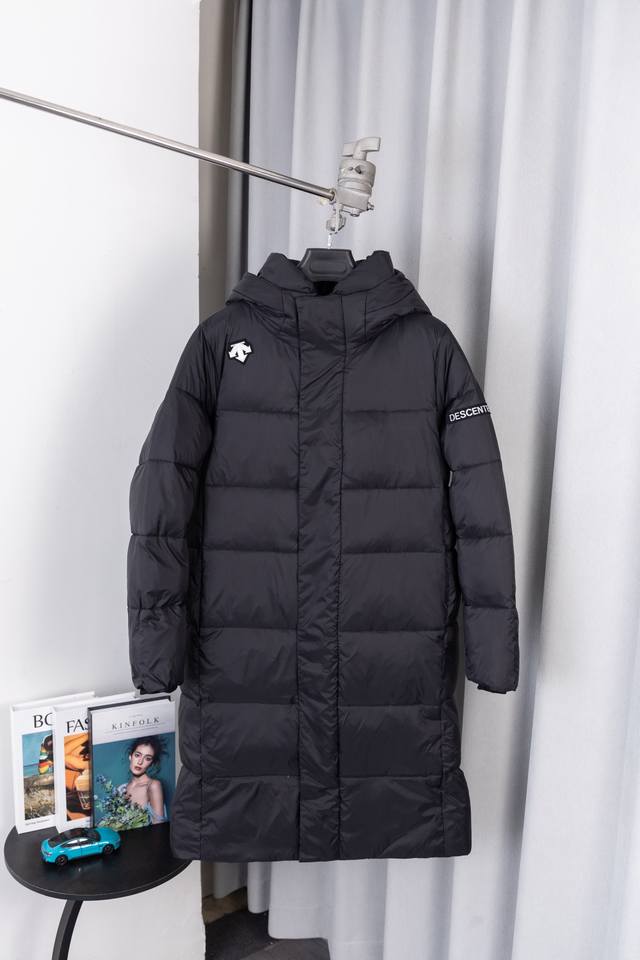 款号：C08 独家高货 迪桑特长款男士女士 明星款 情侣款白鹅绒加厚长款！ 贸易公司货，刚给韩国走完货，特殊渠道才能拿到当年的新款一扫沉闷呆板的印象，提高时尚逼