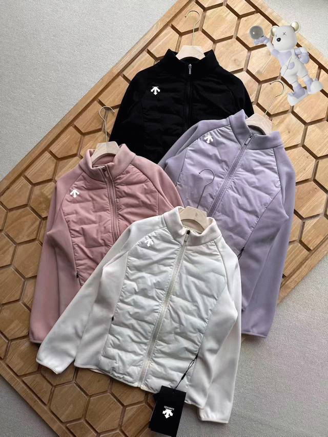 Descente 迪桑特女士保暖棉服！ 25年冬季新品，小暖炉，实力保暖外套！ 小蛮腰拼接款棉衣外套！大身采用手塞棉填充柔软亲肤，自带温度。双臂拼接是超柔澳粒绒