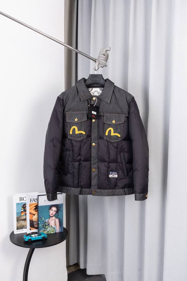 专柜品质 棉服 款号：M030 Evisu～ 福神 2025秋冬新款男女同款大M印花牛仔棉服夹克 线上3000+ 笔刷大M海鸥印花元素设计！ 纽扣开襟设计，不对