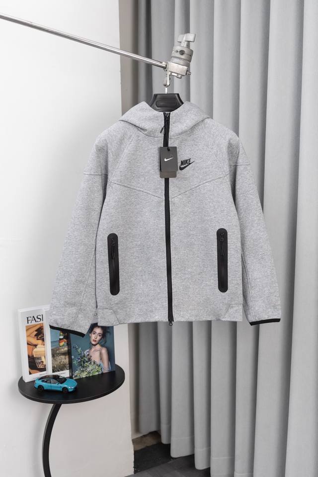 款号：M027 Nike耐克Tech Fleece男子春季连帽衫外套针织休闲拼接拉链衫！ 哈兰德同款外套，经典百搭，超级好看！ 申州国际全棉双面布，品质无敌好，