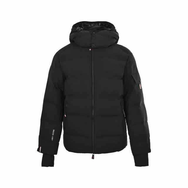 Moncler 蒙口 25Fw 袖袋连帽羽绒服 柜台2W开外的高端单品.面料真是好的不要不要的.高端客必入单品. Montgetech羽绒夹克休闲款式，融合Mo