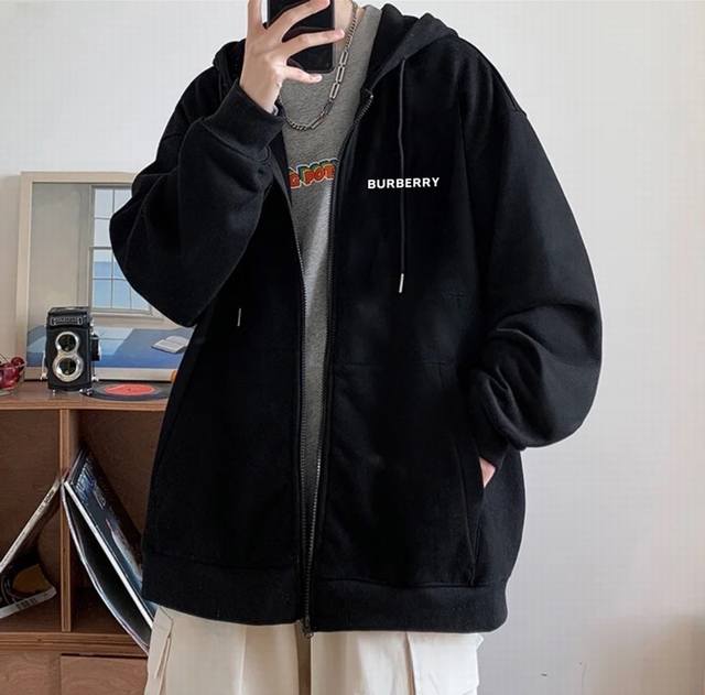 Burberry 巴宝莉经典小标春秋季开衫拉链连帽卫衣毛圈外套 精选垂感一流复合双层南韩丝高级纯棉毛圈面料 手感超棒 丝滑垂坠 质感高级一眼万年春季外套出行最优
