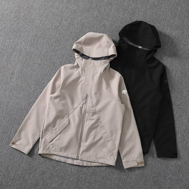 迪桑特 Descente男女同款秋款外套新品防风水透气轻量软壳冲锋衣明星同款 科技面料防风B1259防水，轻量化设计，宽松立体剪裁，腰间拼接大气显瘦还高级，冲锋