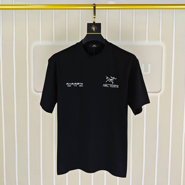 始祖鸟 2025春夏新款原单男士圆领短袖T恤 专柜同步售卖 高端品质 高版本 Os版型阔版 爆款定制进口双股100%纯棉面料 胸前后背印花字母Logo设计 手感