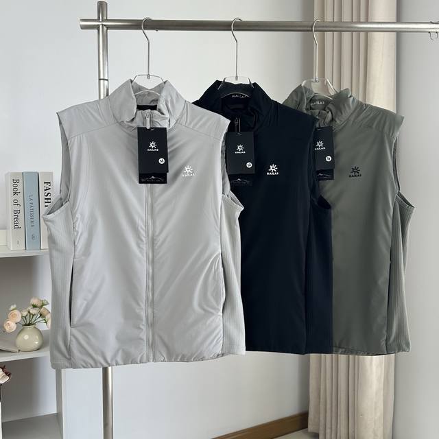 供 Kailas凯乐石 25新款户外运动男款跑山保暖马甲背心 户外与日常穿搭 轻松拿捏各种风格。填充优质棉，保暖性拉满，初冬抵御寒意超给力～面料轻盈又抗风，活动