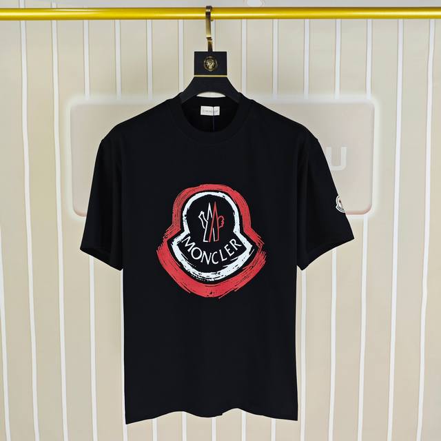 M*Ncler 蒙口2025春夏新款原单男士圆领短袖T恤 专柜同步售卖 高端品质 高版本 Os版型阔版 爆款印胶印花字母Logo袖上绣花标设计 定制进口双股10