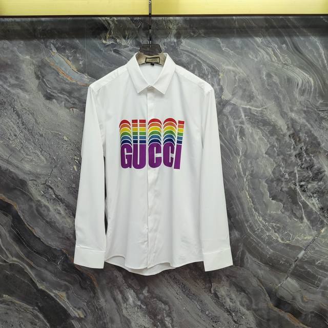 古奇 Gucci 2025Ss新款长袖 衬衫 衬衣，高端版本！专柜定制面料 透气舒适度高，细节无可挑剔，品牌元素设计理念，体现高品质。手感细腻柔软！呈现休闲裁剪