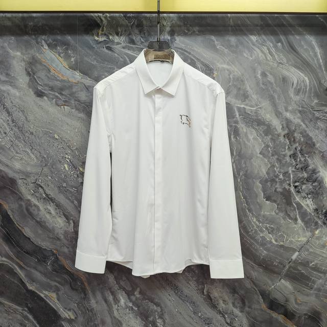 巴宝莉 Burberry 2025Ss新款长袖 衬衫 衬衣，高端版本！专柜定制面料 透气舒适度高，细节无可挑剔，品牌元素设计理念，体现高品质。手感细腻柔软！呈现